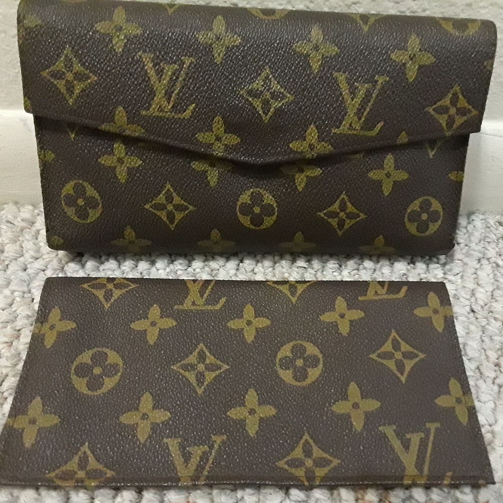 Louis Vuitton Vintage Wallet With Checkbook Cover